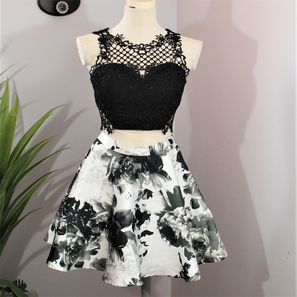 Jodi Kristopher Dresses & Skirts - Juniors Jodi Kristopher Two Piece SemiFormal Dress